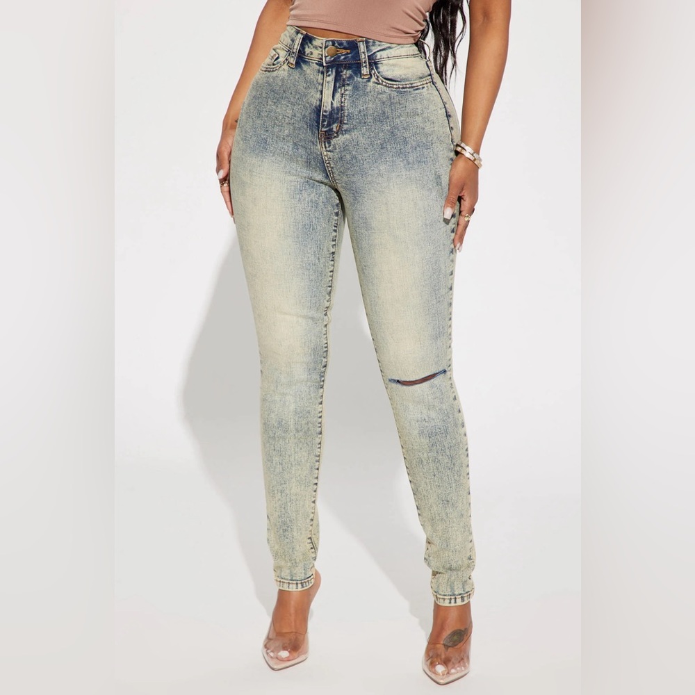 Fashion Nova Don’t Rush Tinted Stretch Skinny Jeans Light Wash Plus Sz 18